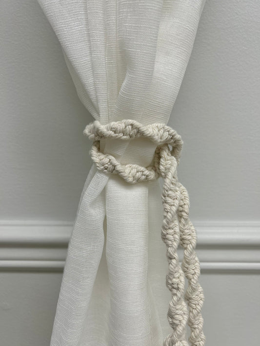 Attache à rideau en macramé